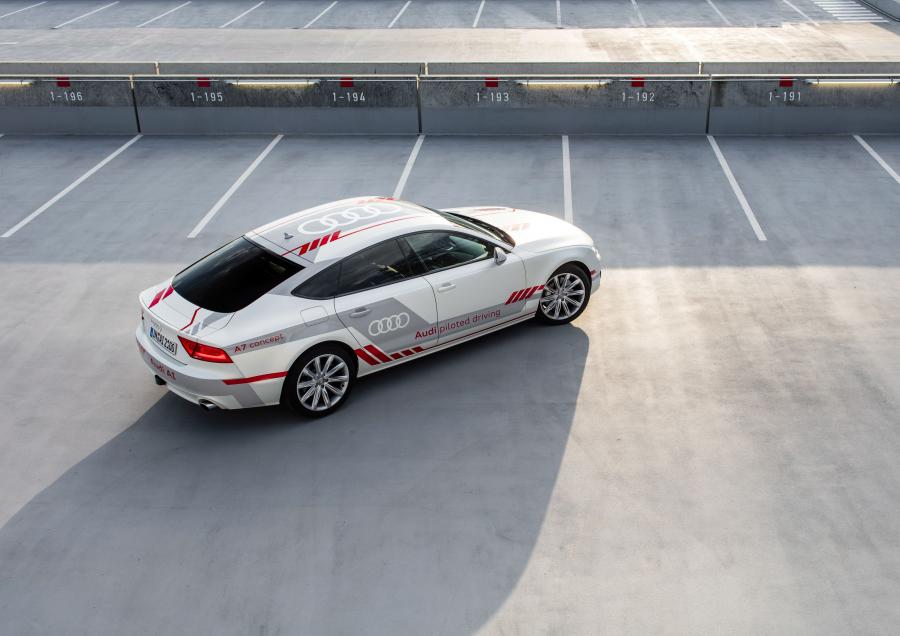  Audi A7 Sportback Piloted Driving Concept 2016 года  (фото 2 из 8)